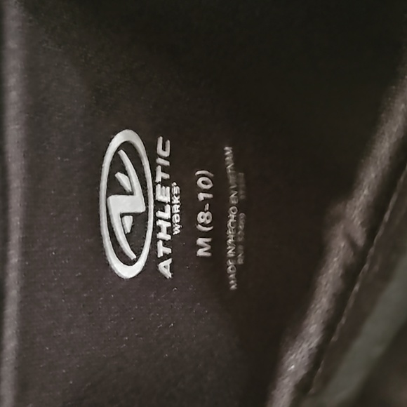 NWT Women's Athletic Shorts - Picture 4 of 5